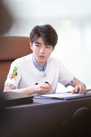 王俊凯高能少年团帅气高清图片_1