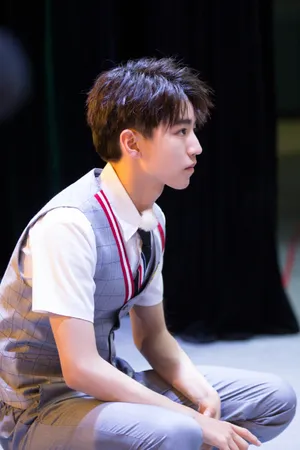 王俊凯高能少年团高清帅气图片_4