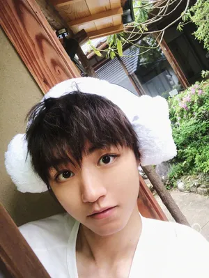 tfboys王俊凯可爱帅气自拍照图片