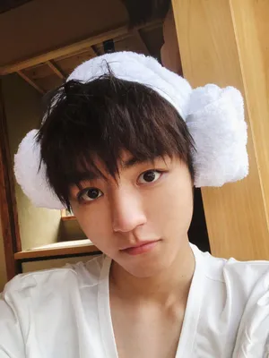 tfboys王俊凯可爱帅气自拍照图片_3