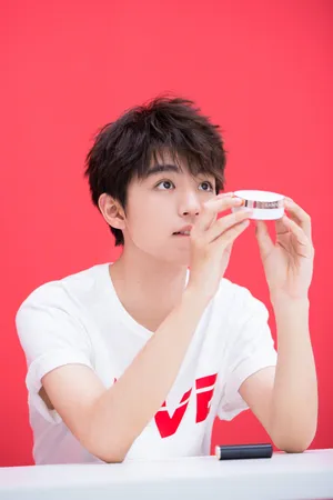 tfboys王俊凯小清新帅气写真花絮图片_3