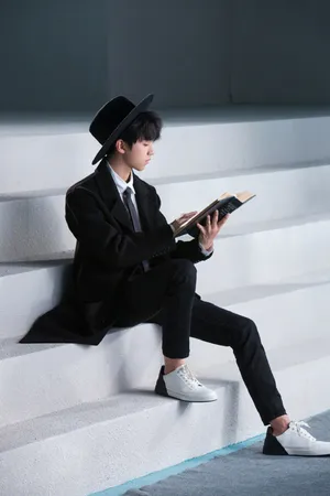 tfboys王俊凯温润儒雅广告花絮写真图片_8