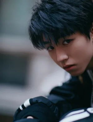 tfboys王俊凯精致帅气品牌代言写真图片_4
