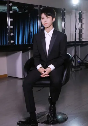 TFBOYS王俊凯《信中国》高清图片_1