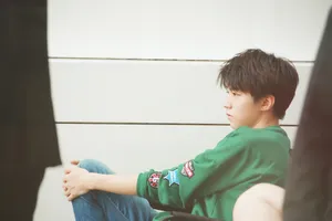 王俊凯休闲随性活动写真图片_8