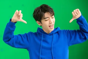 王俊凯赞赞新时代音乐公益广告片图片_2