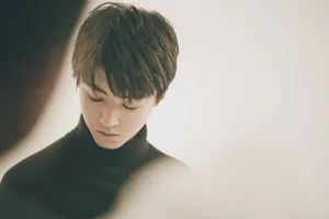 王俊凯休闲帅气写真图片_4