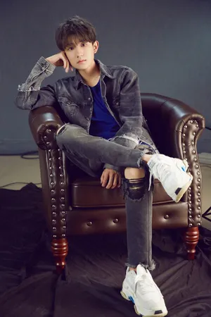 tfboys王源百变帅气写真图片_7
