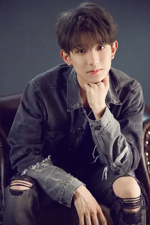 tfboys王源百变帅气写真图片_8