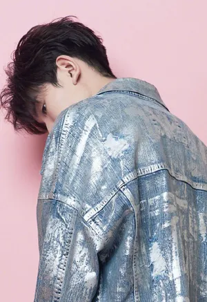 王源简约小清新时髦帅气写真图片_5