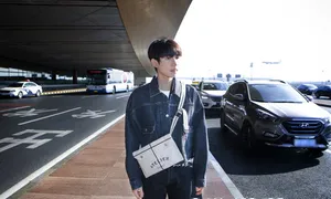王源机场休闲清爽写真图片_2