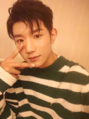 tfboys王源自拍帅气图片