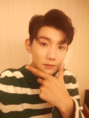 tfboys王源自拍帅气图片_3