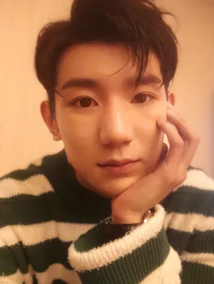 tfboys王源自拍帅气图片_7