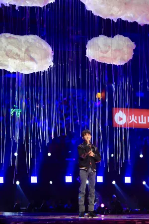 王源湖南卫视跨年演唱会帅气高清图片_3