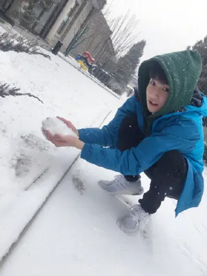 王源雪地滑雪帅气写真图片_7