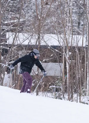 王源冬日户外雪地帅气写真图片_3
