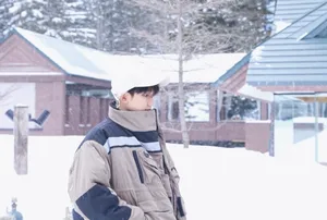 王源冬日户外雪地帅气写真图片_6