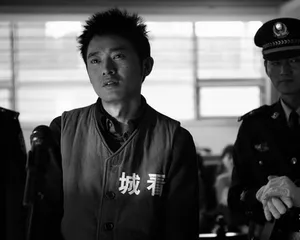 任泉剧照《黑暗中的救赎》剧照图片_5