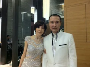 达康书记老婆岳秀清恩爱图片_2