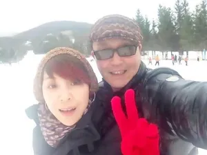 达康书记老婆岳秀清恩爱图片_4