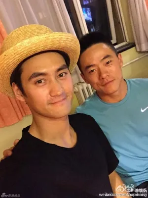热点-《真正男子汉》袁弘张丰毅与班长战友们北京相聚图片_9