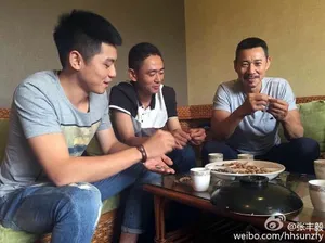 热点-《真正男子汉》袁弘张丰毅与班长战友们北京相聚图片_17