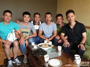 热点-《真正男子汉》袁弘张丰毅与班长战友们北京相聚图片_18
