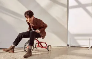 黄轩冬日魅力十足时尚杂志封面大片_9