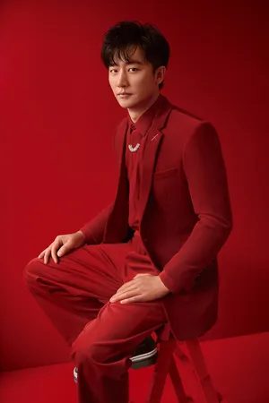 黄轩雅痞风杂志封面写真高清图片_3