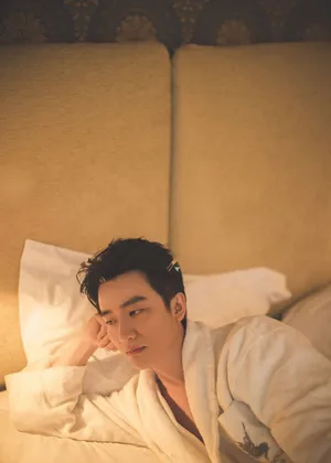 黄轩魅力型男高清浴袍图片_4