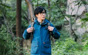 薛之谦户外登山写真高清图片_2