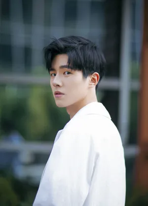 刘昊然白色大衣帅气写真高清图片_3