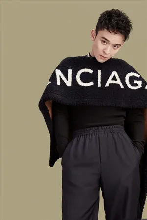 董子健邻家男孩休闲写真图片_2