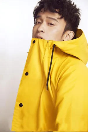 董子健杂志图片：大秀胸肌男友力满满_4