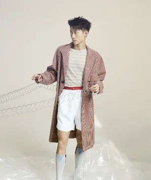 张一山时尚帅气杂志大片写真图片_2