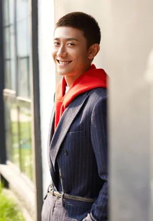 张一山最新帅气十足时尚杂志写真图片