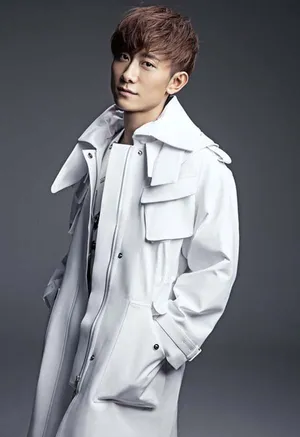 潮流时尚男神张一山毛衣写真图片_4