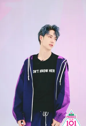 王一博《创造101》帅气图片_2