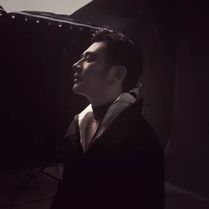 天天兄弟钱枫黑色质感写真图片_4