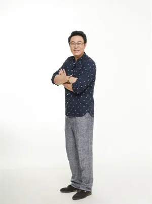 高亚麟帅气图片