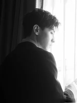 帅气90后男星邓伦写真图片_3