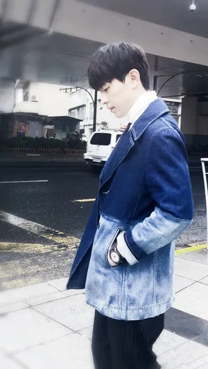帅气男星邓伦时尚写真图片_2