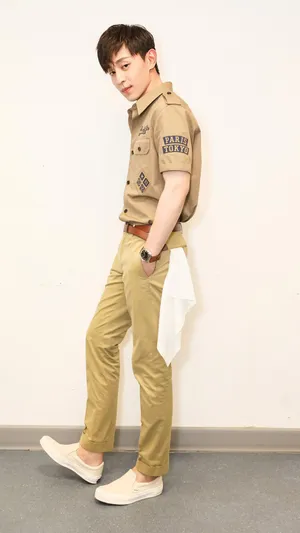 90后男星邓伦帅气写真图片_4