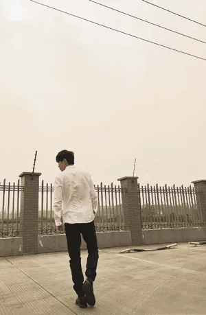邓伦时尚帅气写真图片_2