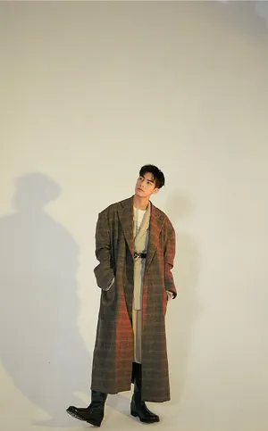 宋威龙魅力有型时尚写真大片_4
