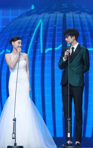 宋威龙帅气活动照图片_5