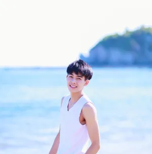 宋威龙海边清新写真图片_6