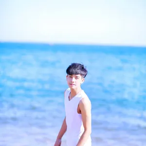 宋威龙海边清新写真图片_8