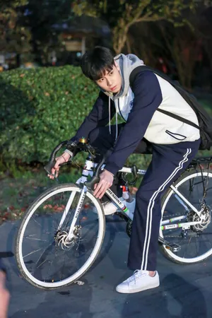 胡一天江辰高清帅气图片_4